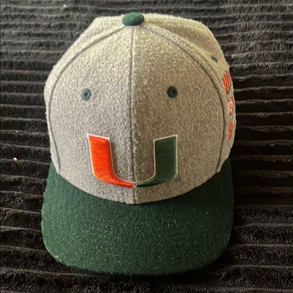 Mitchell & Ness Gray and Green Hat with Embroidered Logo